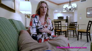 Waarm Milf sehnt Riseg Schwänze - Nikki Brooks