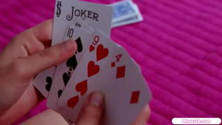 Rubia amilotxak txiki bat du, benetako hottie bere logelan.Dute musu eta zurrupatu amilotxak aurretik zuen licks bere shaved pussy.Zuen facerides petite babe bat 69er