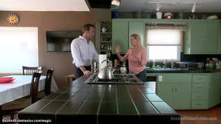 Куснаш вате ӱдырвел Нуар Белль кеҥежым мӧҥгыштыжӧ, кунам каяш тудым аваже, ачаже тудым Стивен Сент-тудын дене палдара Круа БДСМ-сексым