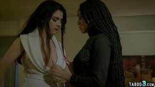 ���იდი, უფროსი, კმაყოფილია, მისი შავი თანამშრომელი