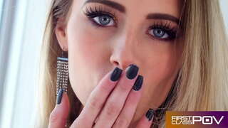 ���്ലിം ബ്യൂട്ടി Kyler ക്വിൻ Gets Fucked In POV