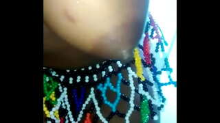 ���ਾਲੇ ਸੁੰਦਰਤਾ ਕੁਰਬਾਨ ਕਰ ਦਿੰਦਾ ਹੈ, ਇੱਕ ਦਿਲ੍ਡੋ ਕੰਧ &#039; ਤੇ ਵਾਪਸ ਕਰਨ ਲਈ