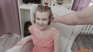 18videoz - Sila na ito POV siya ay nagbibigay sa kanya ng isang mahusay na sensual tsupa