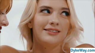 Lesbické líbání a sex