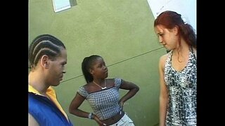 Jake na kabayo maliit na puting chicks Little Red Diyablo