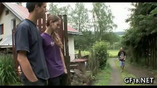 Et babe levib jalad lahti