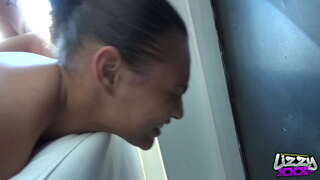 ЛиззивсГуттербрейн-Трэйлер-lizzyxxx