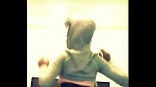 Chanell alexander spretter fort