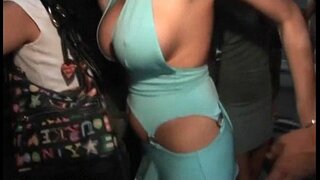 Sa pagkuha sa anak nga mga babaye diha sa mga club