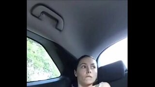 Siya cums sa kotse