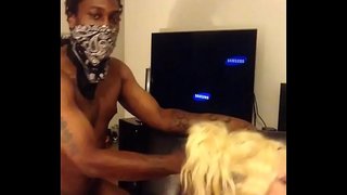 Ак кар Банни шлюха өчен Би-би-си