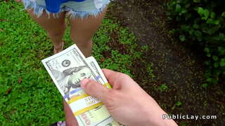 Bubble i-butt blonde bangs kwi-garage kwi-wonke