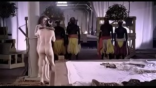 Anne Louise tute nuda en la filmo Goltzius kaj la pelikano company