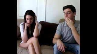 ���ණුසුම් ස්ථානයට රහසින් වාර්තා මත එස්. විට පෙම්වතා එක්ක නිදාගත්තා ඇගේ සහකරු වෙනස් කාමර