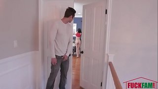 Squirts Onus Cum In Stepsister&amp;#039;s Facie Concordia Mirum