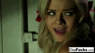 בלונדינית מותק מקבל זיינו.