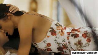 Lesbian ወሲብ አሁን milf እና blonde በቀዳሚ