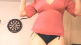 رقص میں اپنے شہوانی ، شہوت انگیز ریشمی جاںگھیا