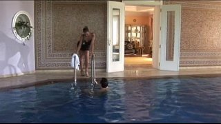 La bela Claudia Antonelli, la bela adoleskanto de Ĝenovo