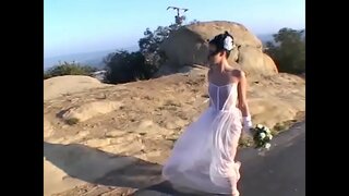 Несчастная гвардия брошенная аялы берет боюнча башке, анан прибивается карата эки добросердечным гладиаторам