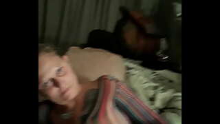 Vaimo kyytiin ystävä