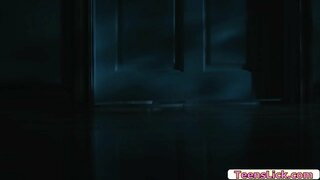 ���ືນໄວລຸ້ນໄດ້ຮັບການປຸກແລະຊ້າອອກໄປແລະພົບແຟນຂອງນາງຢູ່ໃນຫ້ອງອື່ນ.ຫຼັງຈາກນັ້ນ,ພວກເຂົາເຈົ້າເລີ່ມຕົ້ນການປຸງແຕ່ງຮຸນແຮງ.ຕໍ່ໄປແມ່ນ,ພວກເຂົາເຈົ້າເຮັດໃຫ້ເຂົາເຈົ້າປິ່ຊຸ່ມແລະສະຫຼັບກັບ ໖໙ ຕໍາແຫນ່ງ.