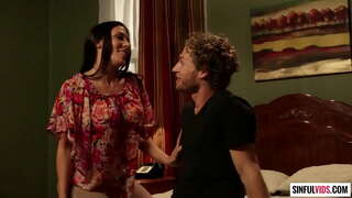 Horny si Rachel Starr menyebalkan keras rod 69 di posisi sebelum mendapat disemprot dengan peju