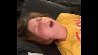 Pelacur isteri fucked oleh dua penis