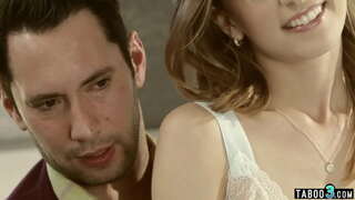 ���္ေလိင္တူခ်စ္သူျအသုံးပြုခြင်းအားဖြင့်သူမ၏အဖျက်အထွေး