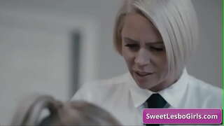 ���ሚሰጡዋቸውን ቅድሚያ milf lesbos አጋዥነት ጥልቅ ይታያል እና pussy fingering ስምዎ የማያልቅ ነፃ ውስጥ ቢሮ